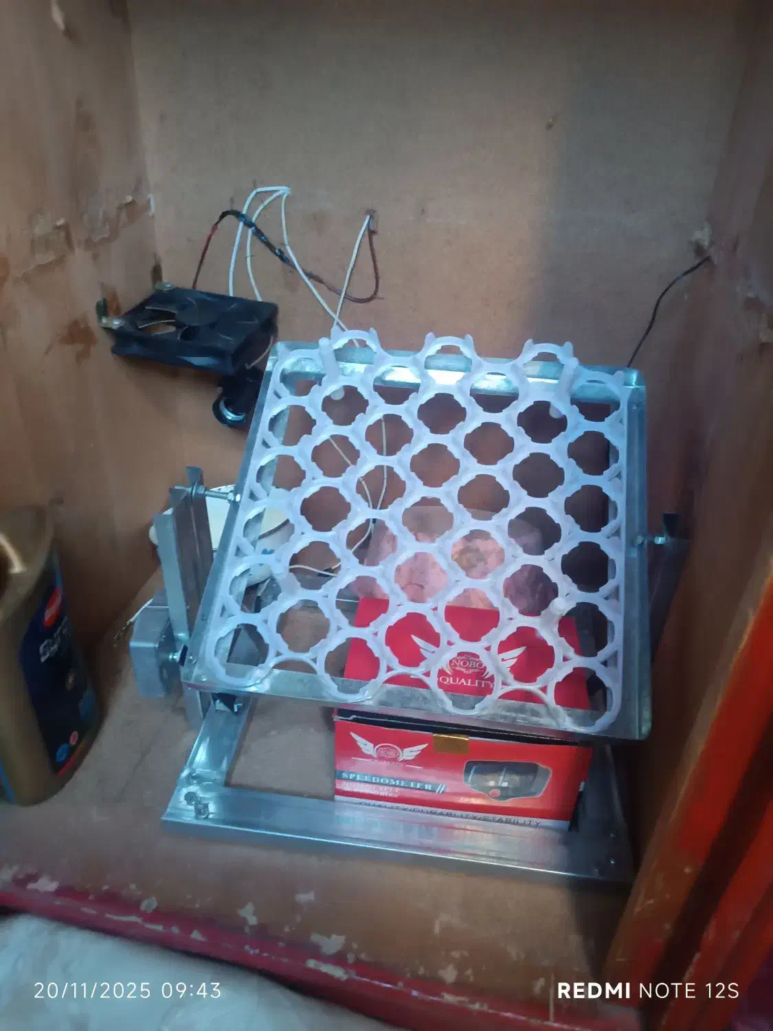 دستگاه جوجه کشی 42تایی|لوازم جانبی حیوانات|سلماس, |دیوار