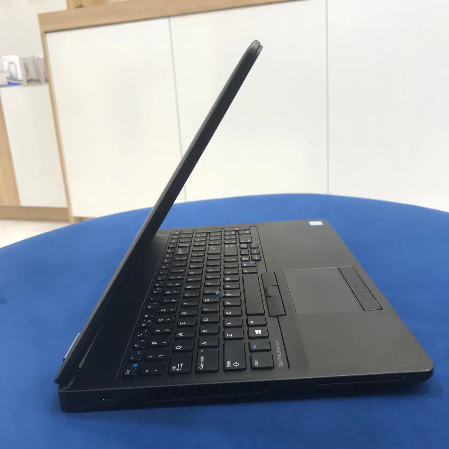 لپتاپ DELL 3510 گرافیک مجزا کورای ۷ صحفه تاچ|رایانه همراه|شیراز, عفیف‌آباد|دیوار