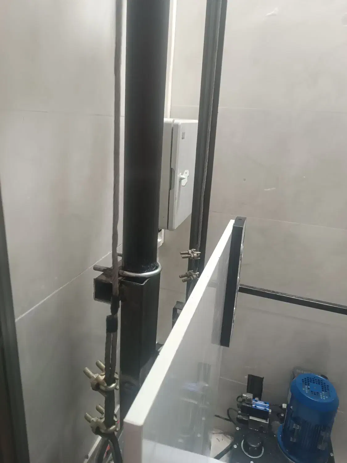 نصب و تعمیر هوم لیفت و بالابر هیدرولیکی|مصالح و تجهیزات ساختمان|کرمان, |دیوار