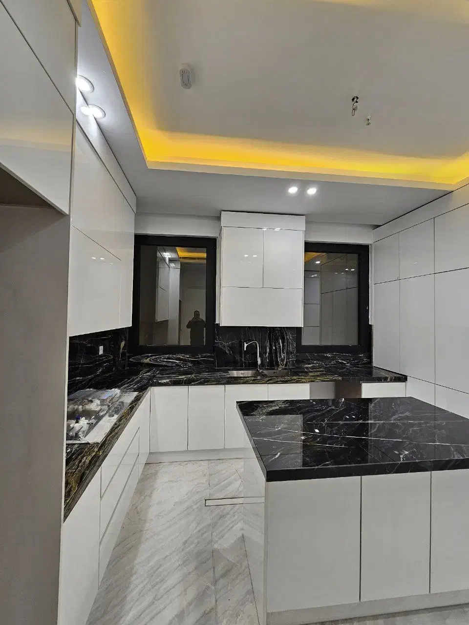 برج باغ ۲۴۰متری  ویو دار نوساز مدرن