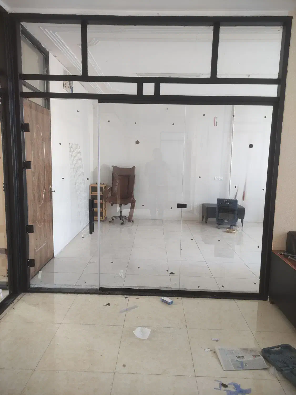 شیشه سکوریت و کرکره برقی|خدمات پیشه و مهارت|کاشان, رسالت|دیوار