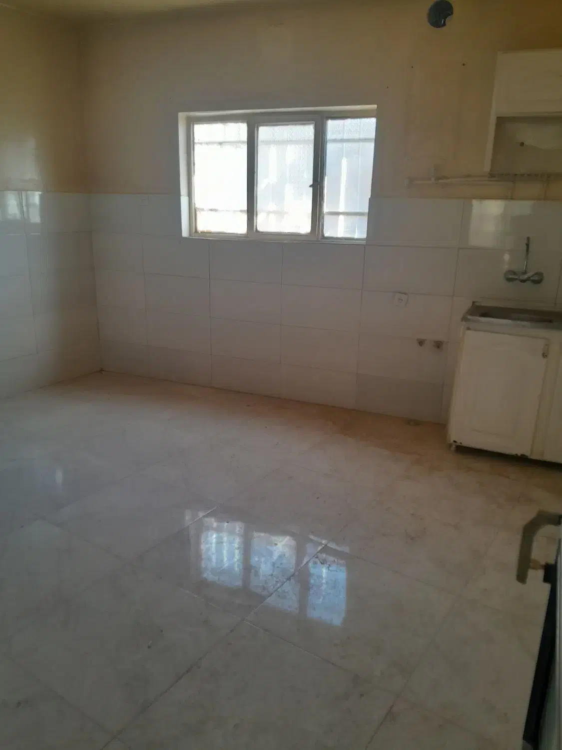 رهن و اجاره ساختمان ویلایی۱۶۴ متری دربست|اجارهٔ خانه و ویلا|خرمدره, |دیوار