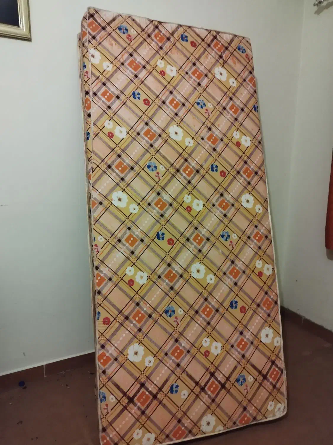 تشک تک‌نفره طبی|تشک تختخواب|رشت, لاکان شهر|دیوار