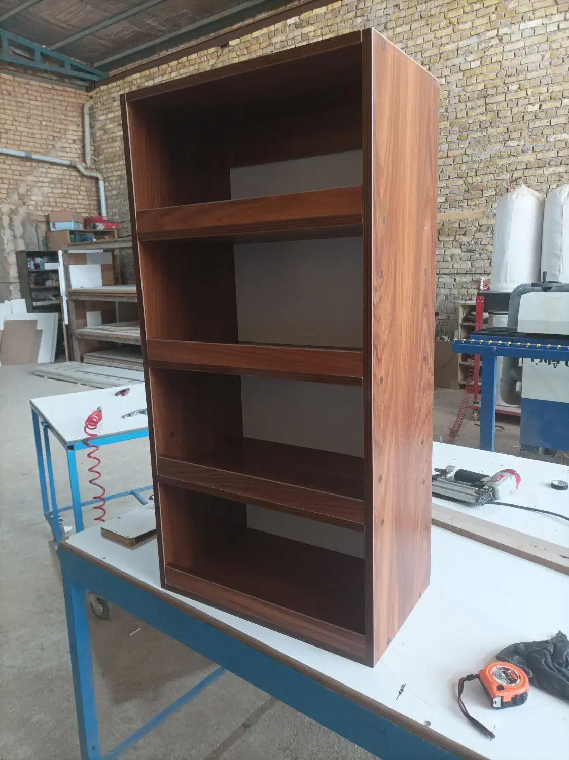 کتابخانه|کتابخانه، شلف، قفسه‌های دیواری|اشکذر, |دیوار