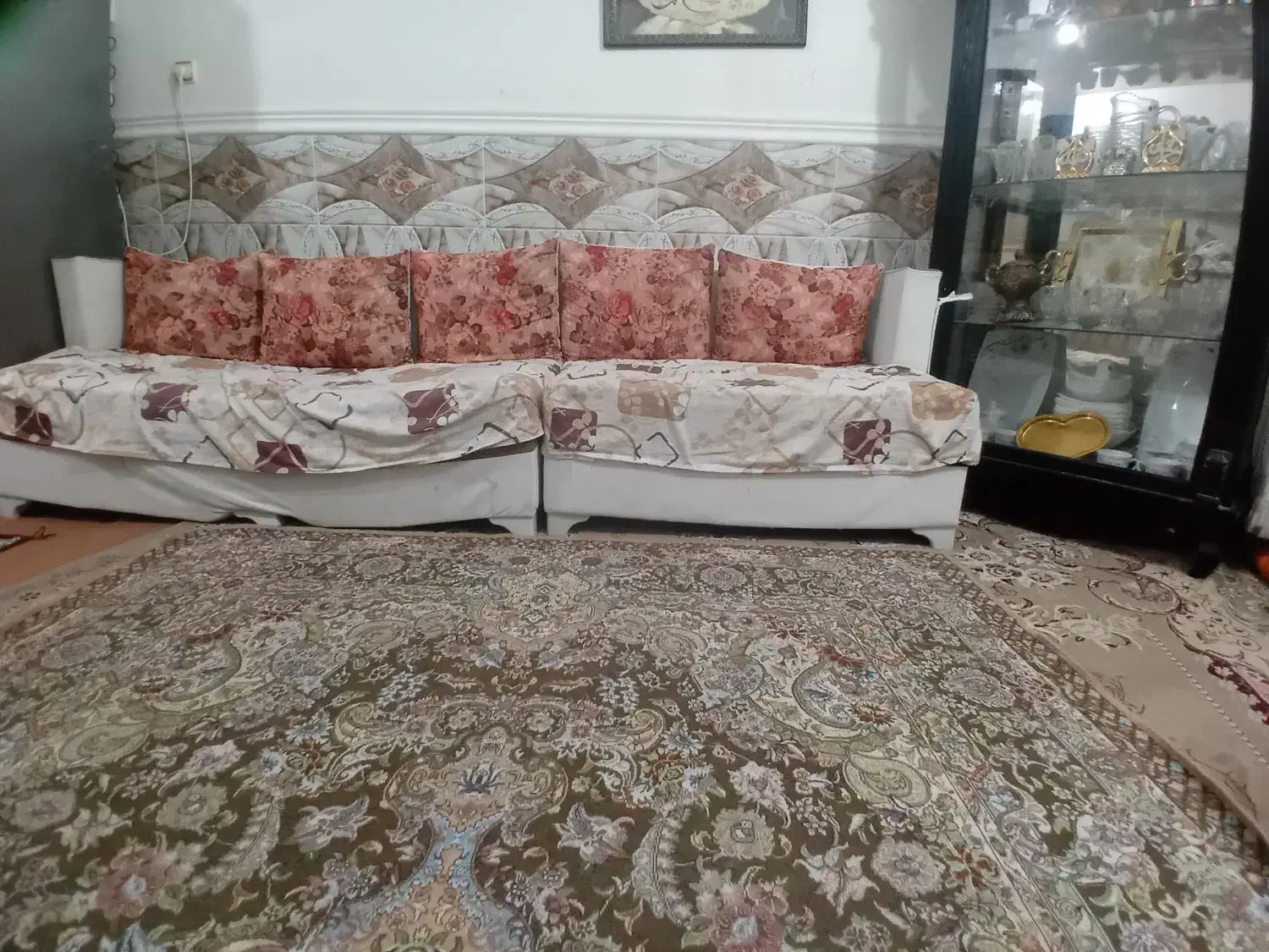 مبل ۷نفره به همراه دوتا میز عسلی|مبلمان خانگی و میز عسلی|ایرانشهر, |دیوار
