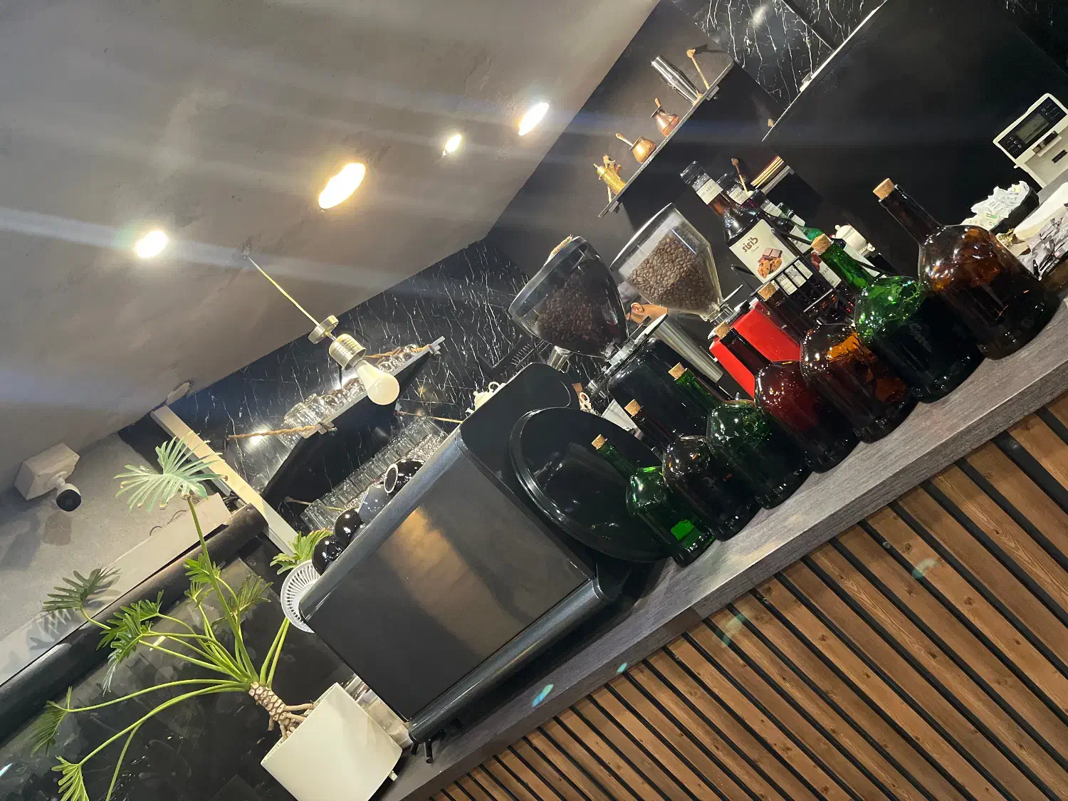 استخدام در کافه رستوران محدوده ستارخان|استخدام خدمات فروشگاه و رستوران|تهران, سازمان آب|دیوار