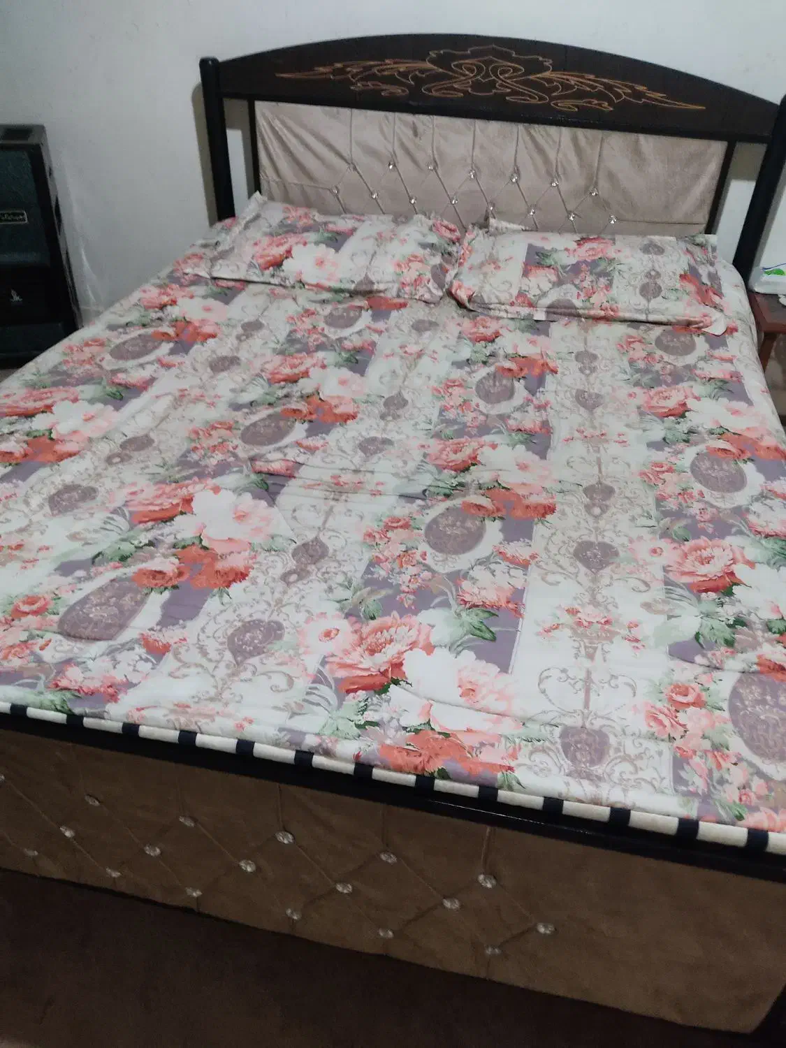 تخت دونفره|تخت و سرویس خواب|پیشوا, |دیوار