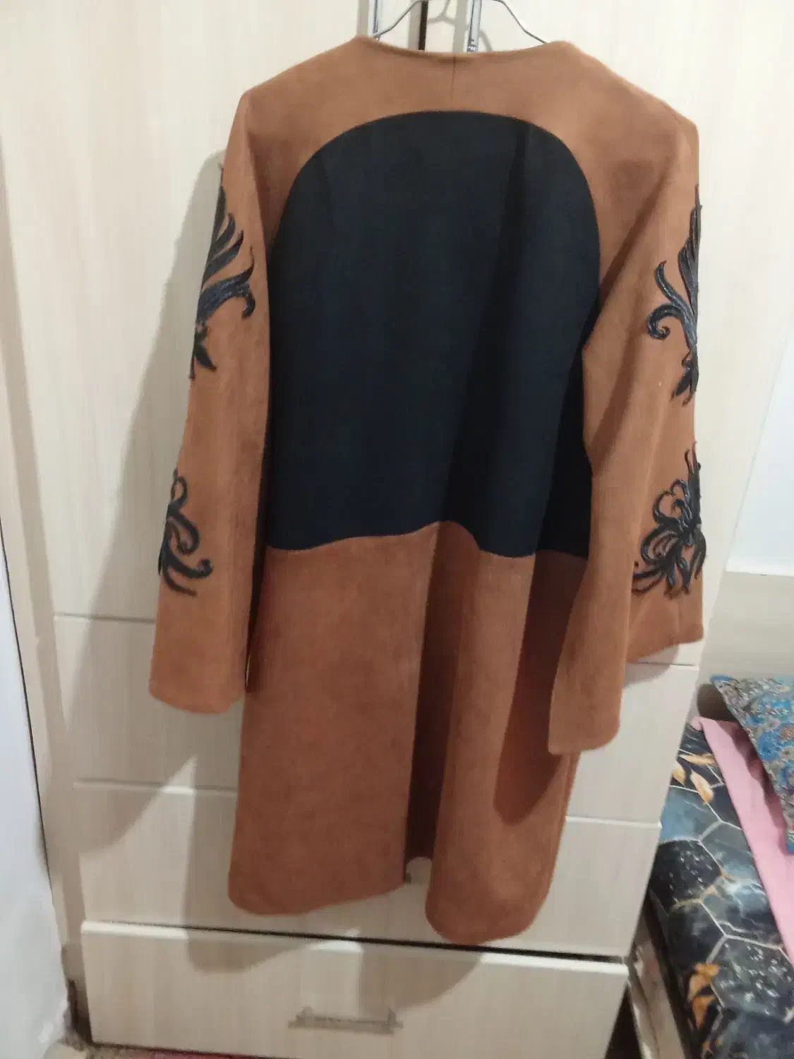 پالتو|لباس|مشهد, طبرسی شمالی|دیوار