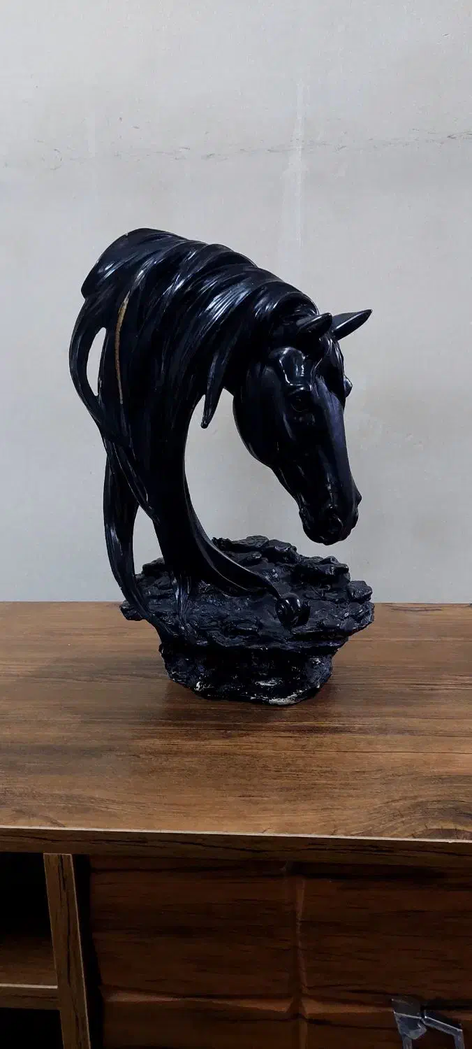 مجسمه سر اسب|مجسمه، تندیس، ماکت|قم, عربستان|دیوار