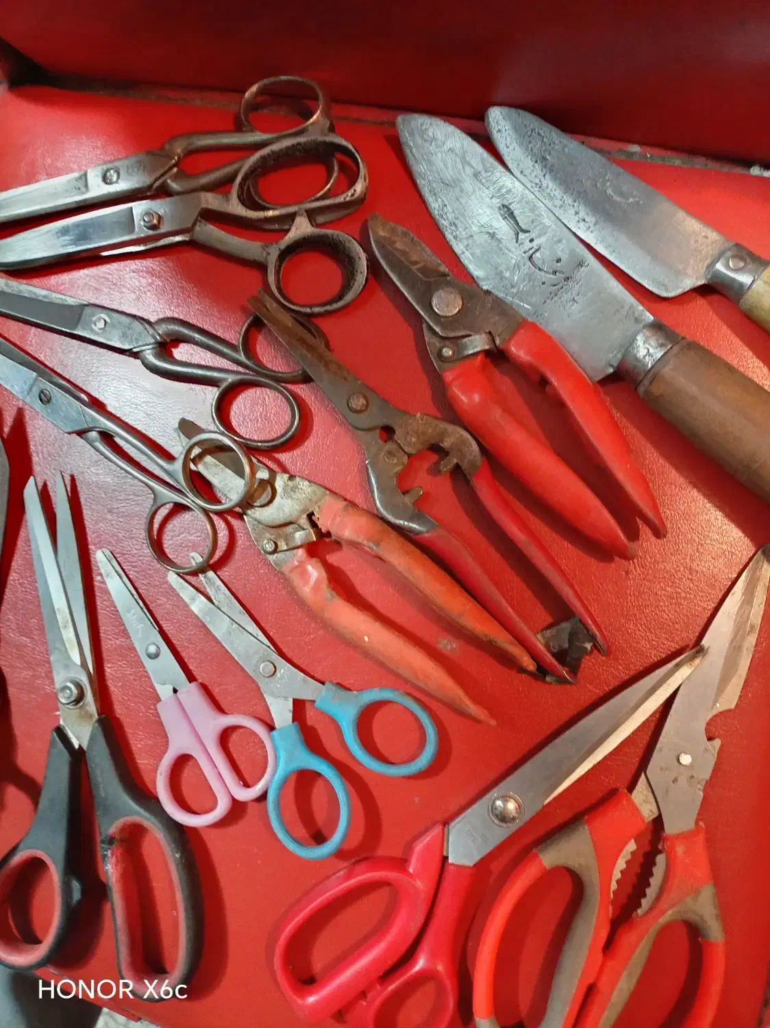 قیچی و چاقو|ابزارآلات|اراک, |دیوار