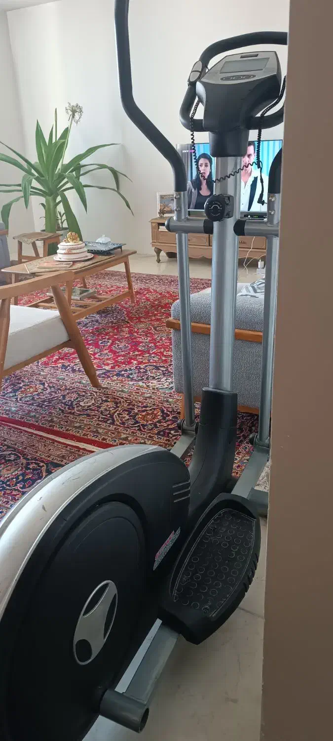 دستگاه الپتیکال خانگی|تجهیزات ورزشی|پردیس, فاز ۸|دیوار