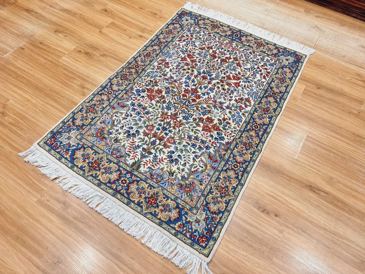 ذرع و نیم دستباف کرمان ریزبافت|فرش|تهران, اکباتان|دیوار