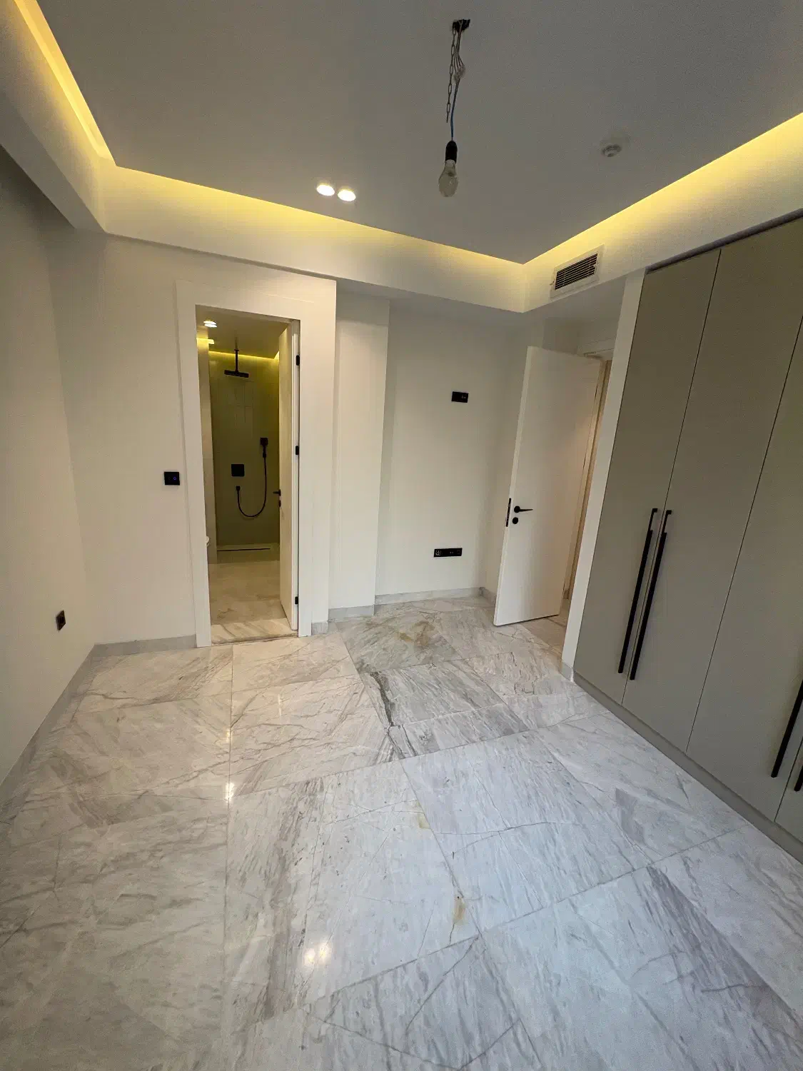 ۱۱۵ متر ۲ خواب کلید نخورده ژورنالی/ میدان ۵۰