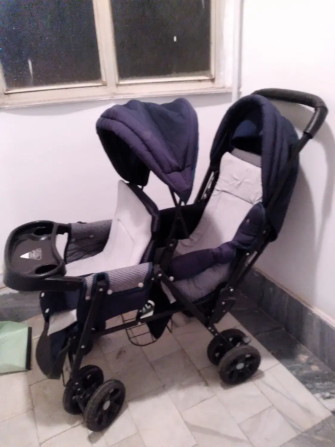 کالسکه دوقلویی دلیجان|کالسکه و لوازم جانبی|میانه, |دیوار