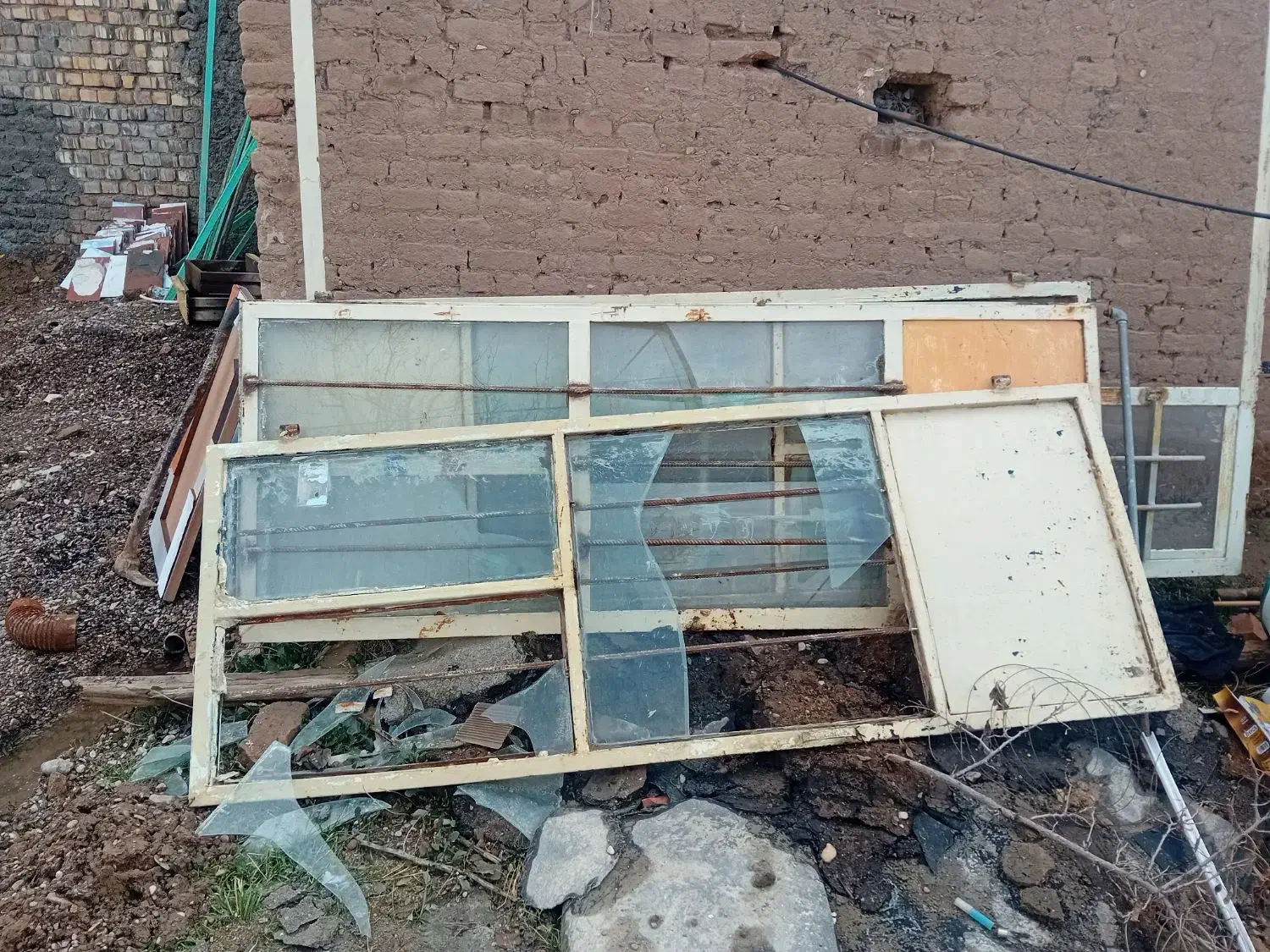 درب سع لک|ابزارآلات|فیروزه, |دیوار