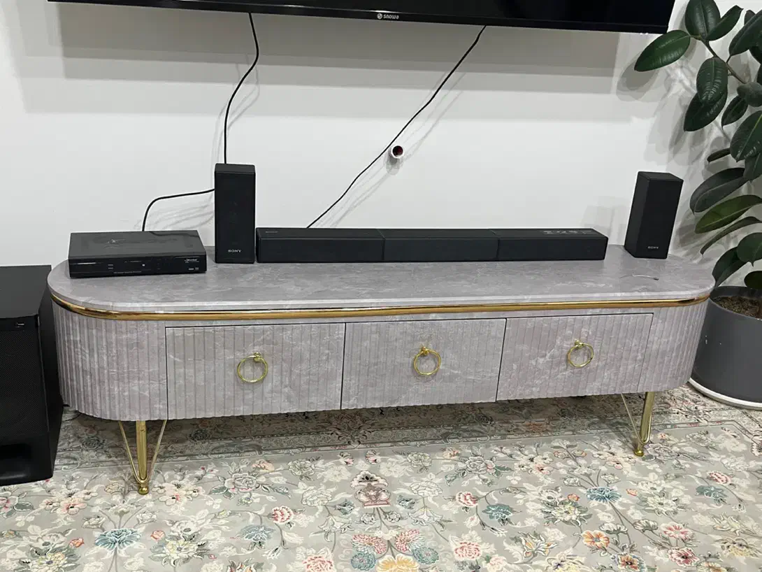 آینه کنسول و میز تلویزیون|بوفه، ویترین، کنسول|کرمان, |دیوار