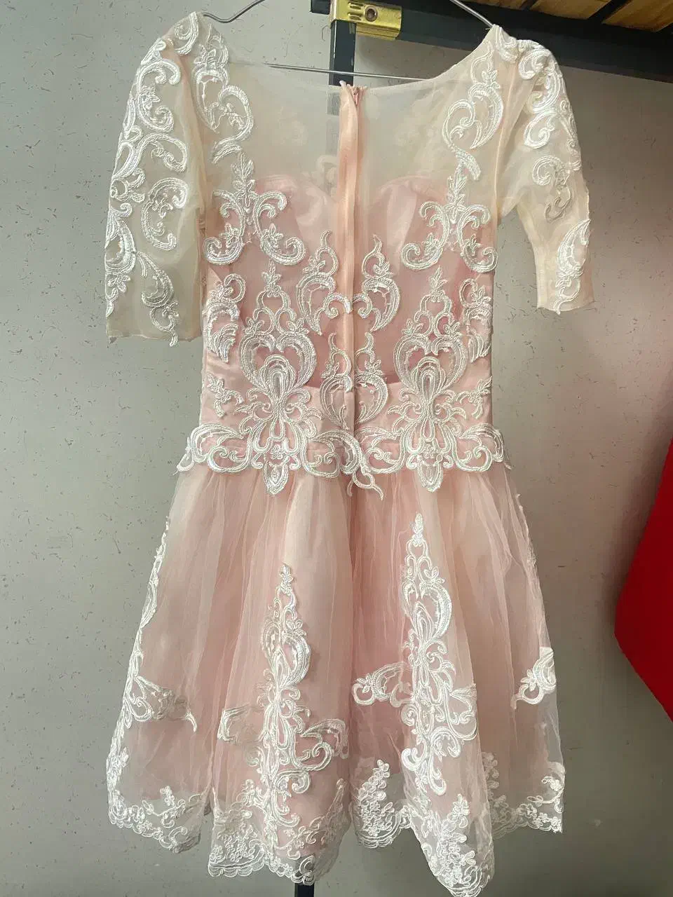 لباس مجلسی|لباس|برخوار, |دیوار