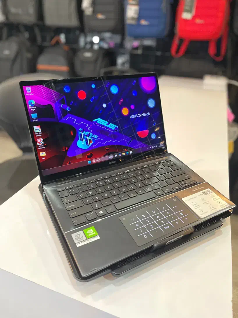 لپتاپ ایسوز زنبوکi7 لمسی گرافیک مجزا Asus ZenBook|رایانه همراه|شیراز, پارک آزادی|دیوار