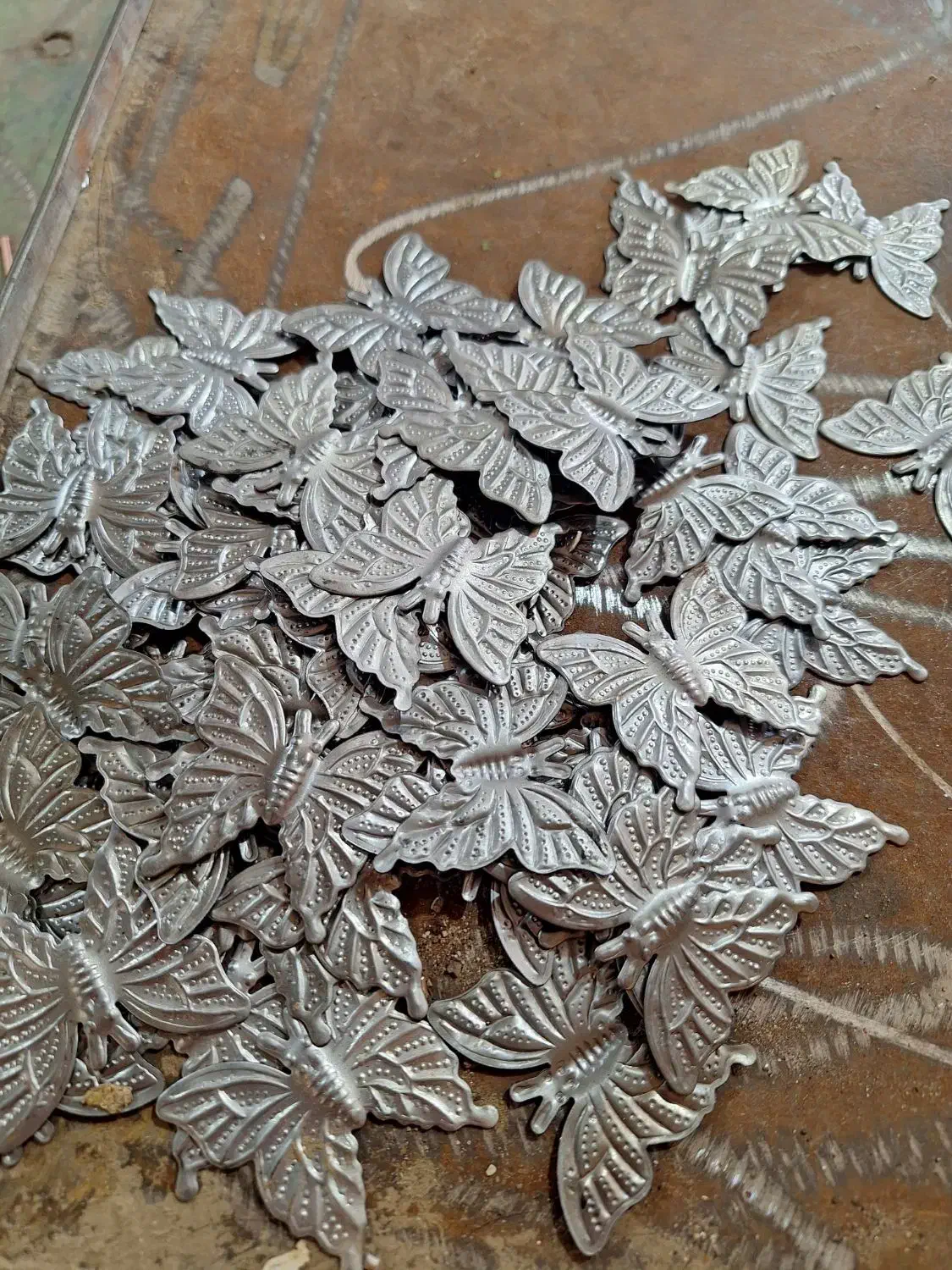 پروانه فلزی تزئینی|عمده‌فروشی|ری, اقدسیه|دیوار