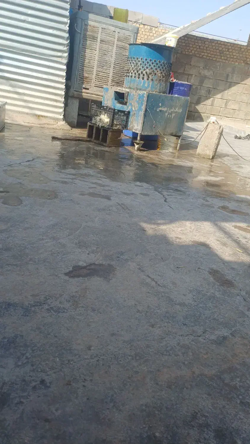 یک عدد پرکن مرغ و هشت قفس یک عدد سر بر میز کار|فروشگاه و مغازه|ایذه, |دیوار