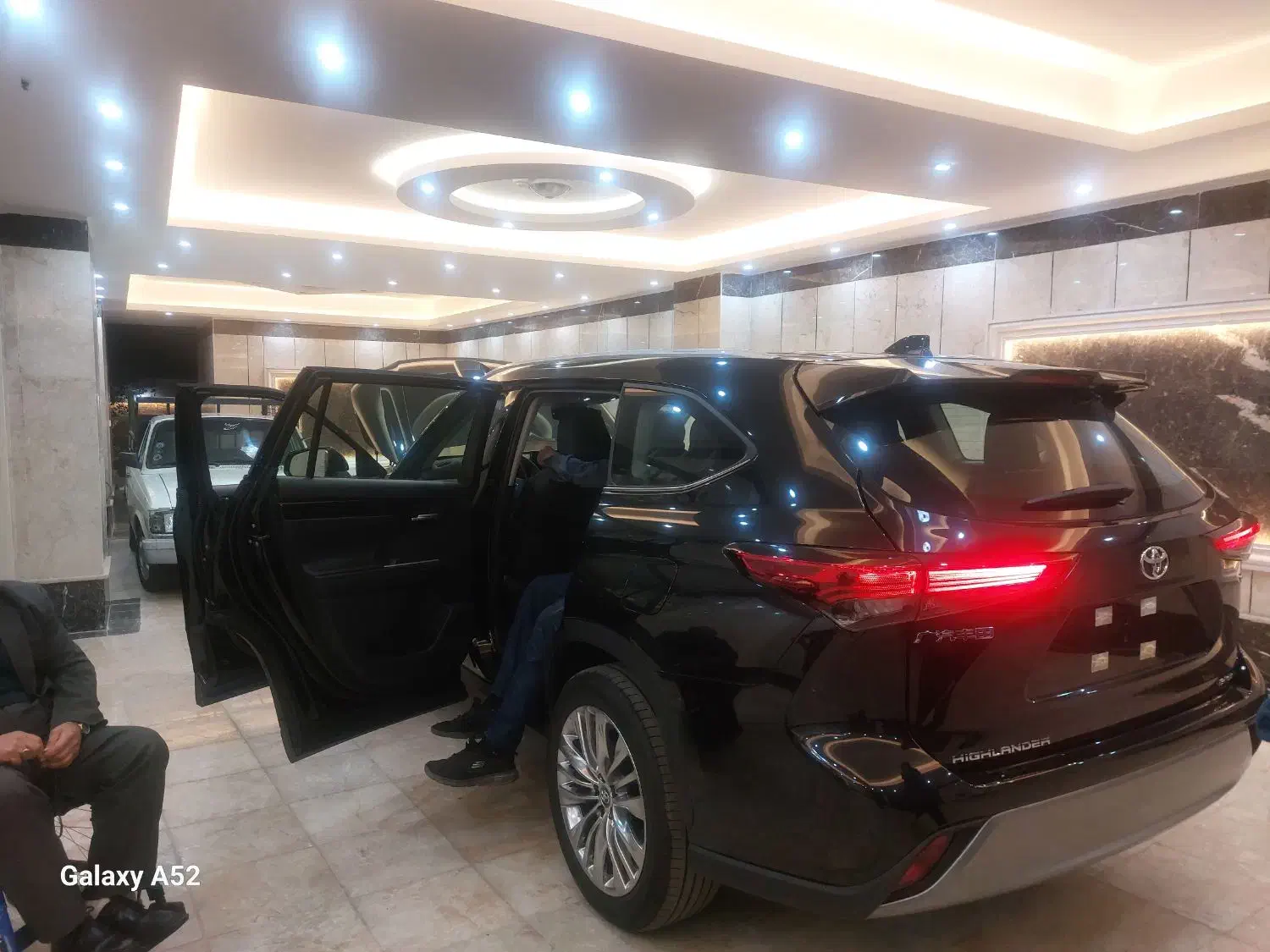 تویوتا هایلندر مدل 2025|خودرو سواری و وانت|تهران, پونک|دیوار