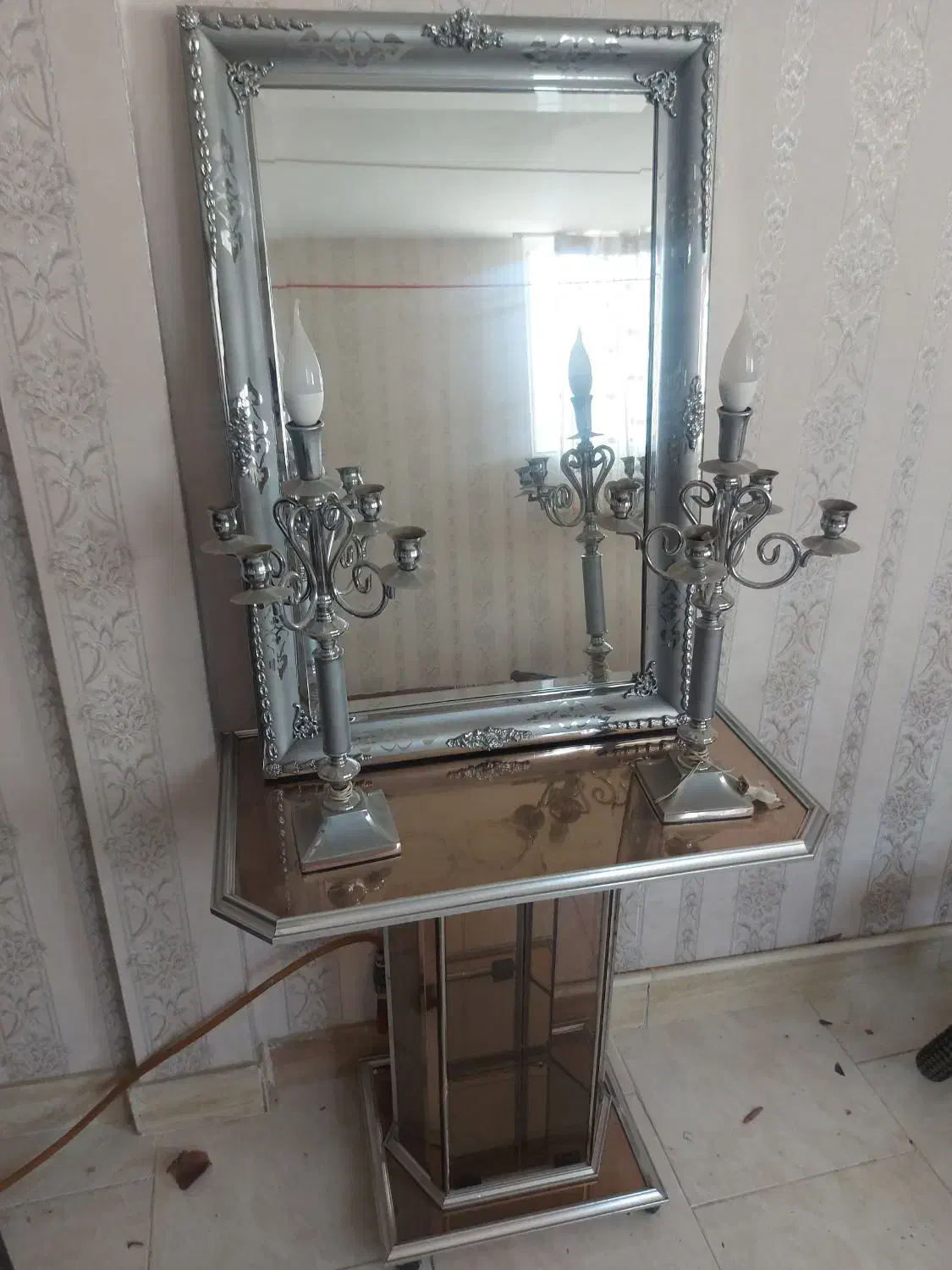 کنسول و آینه شمعدان|بوفه، ویترین، کنسول|فردیس, شهرک شهید حسینی|دیوار