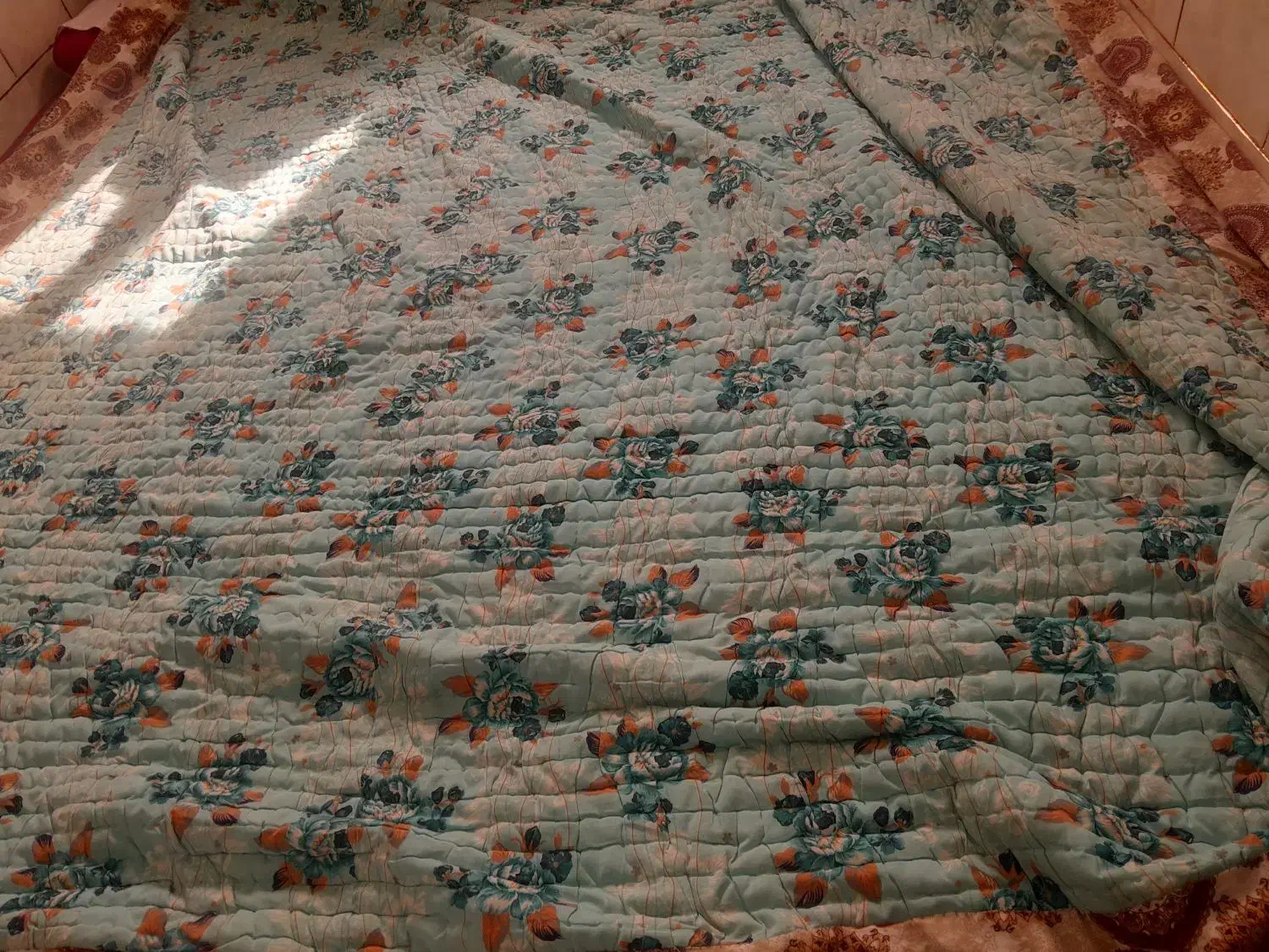 لحاف کرسی|رختخواب، بالش، پتو|بیجار, |دیوار