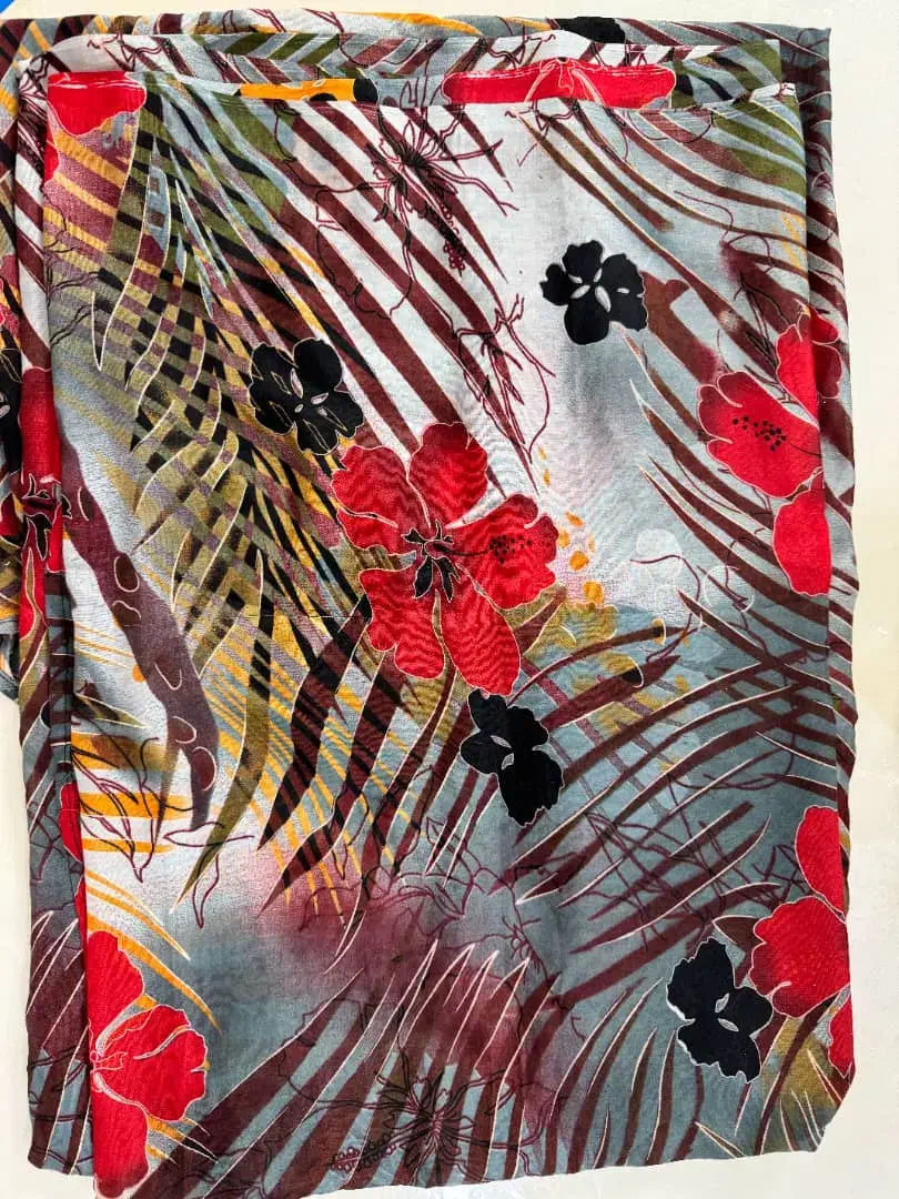 پنج قواره چادر درجه یک|لباس|کرج, ساسانی (قلمستان)|دیوار