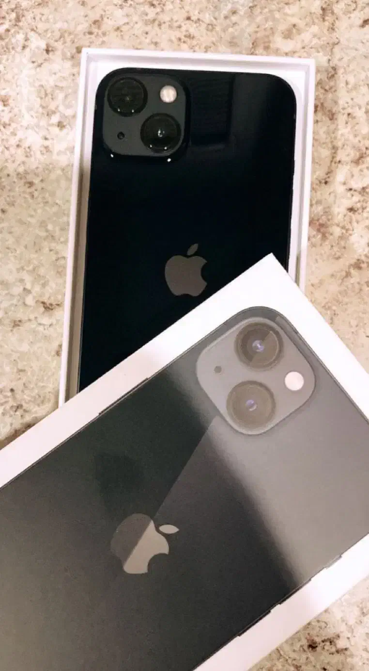 آیفون۱۳نرمالzaa به همراه آداپتور|موبایل|بروجرد, |دیوار