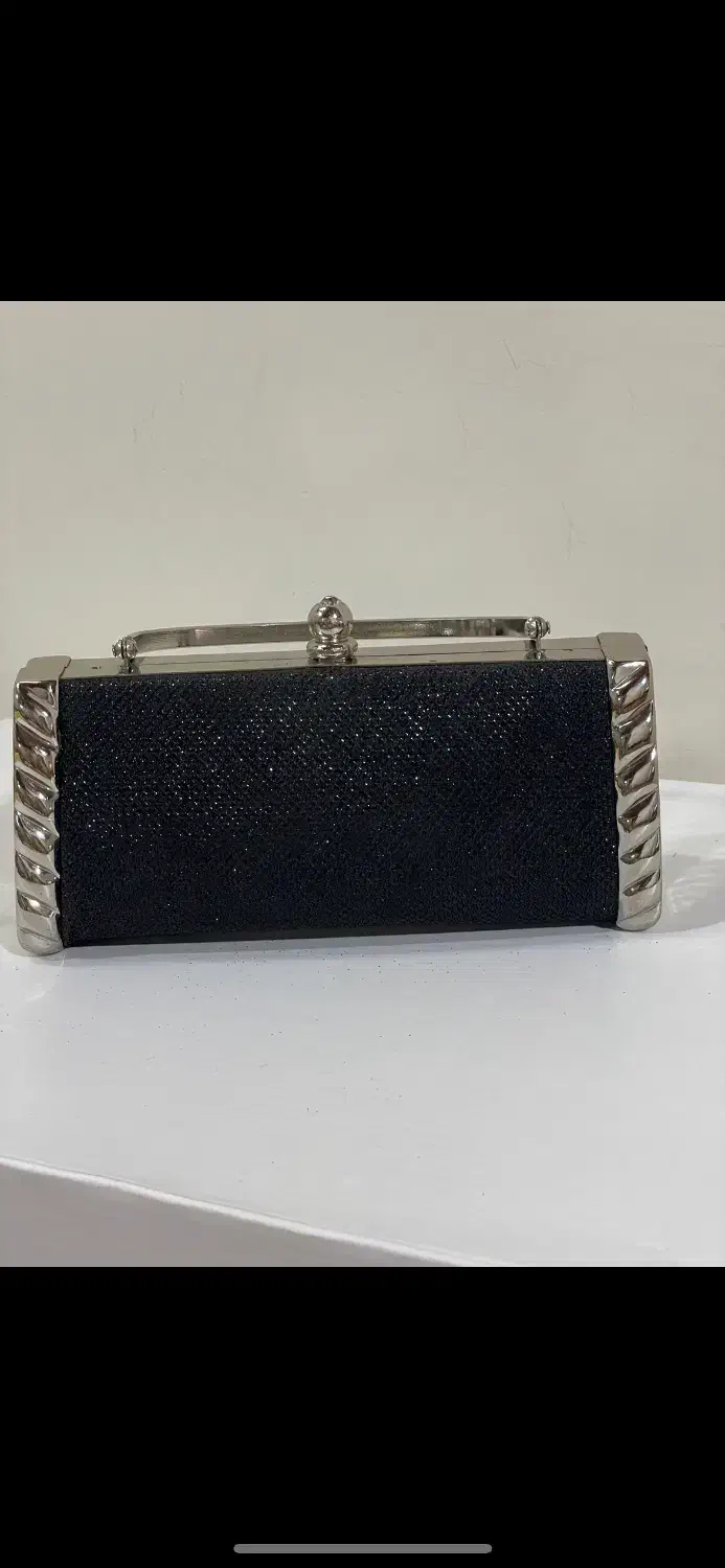 کیف مجلسی|کیف، کفش، کمربند|رشت, پورسینا|دیوار