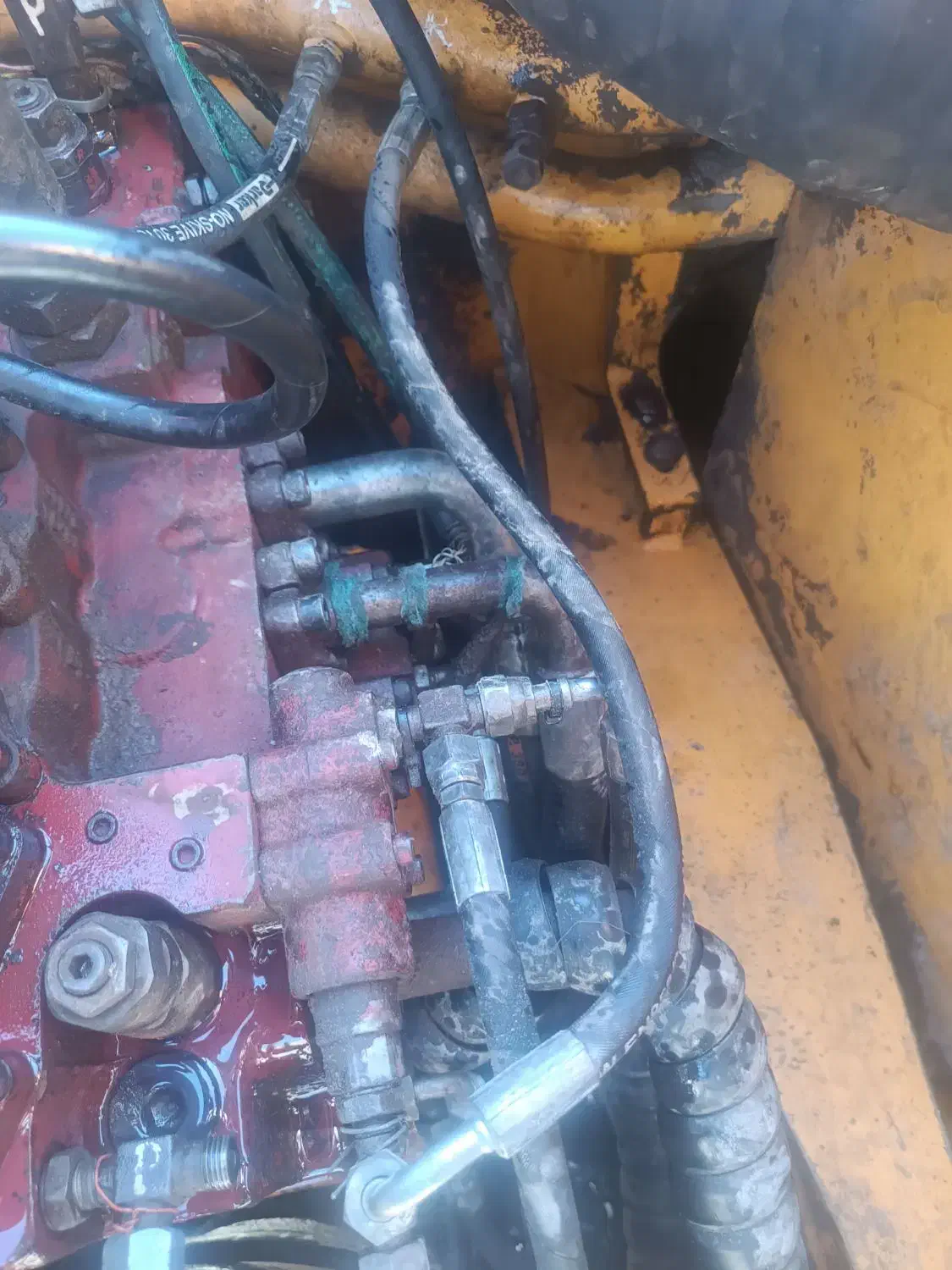 تعمیرات انواع بیل مکانیکی و لودر . گریدر بولدوزر|خدمات موتور و ماشین|کرمان, |دیوار