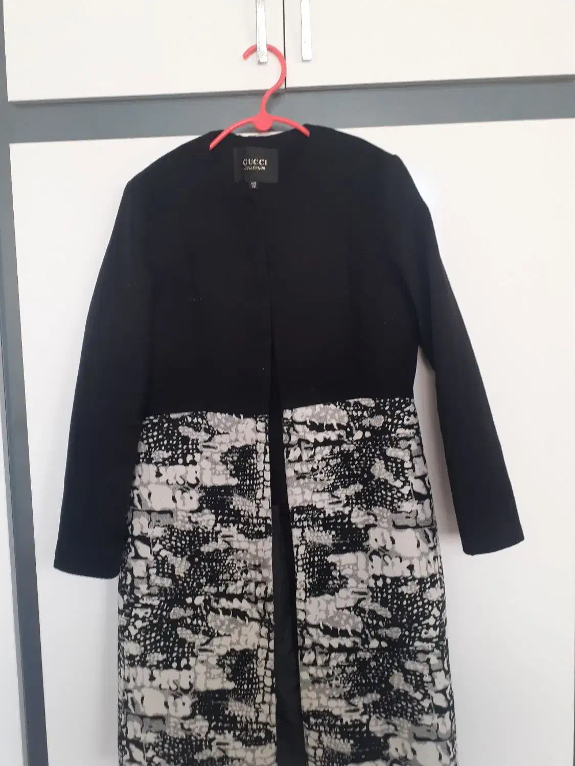 تعدادی مانتو وپالتو|لباس|شاهین‌شهر, عطار|دیوار