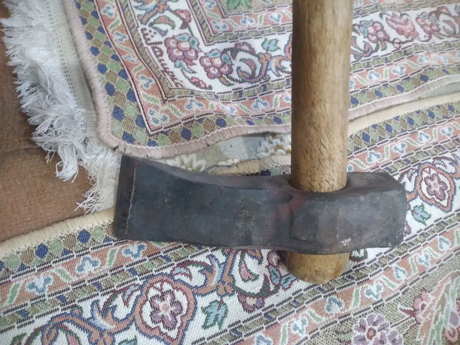 تبر|ابزارآلات|آبدانان, |دیوار