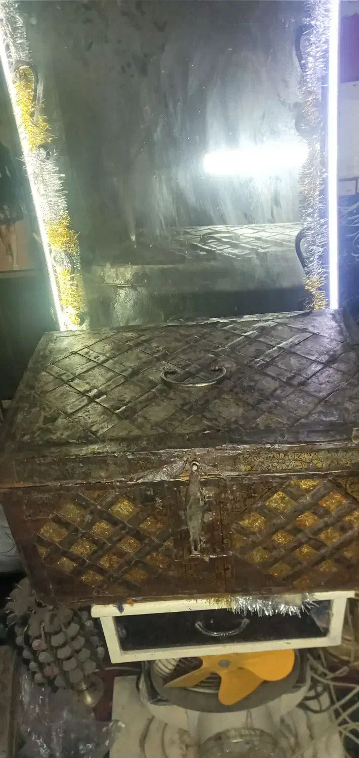 صندوقچه قدیمی انتیکوزیبا|کلکسیون اشیاء عتیقه|کاشان, فاز ۲ ناجی آباد|دیوار