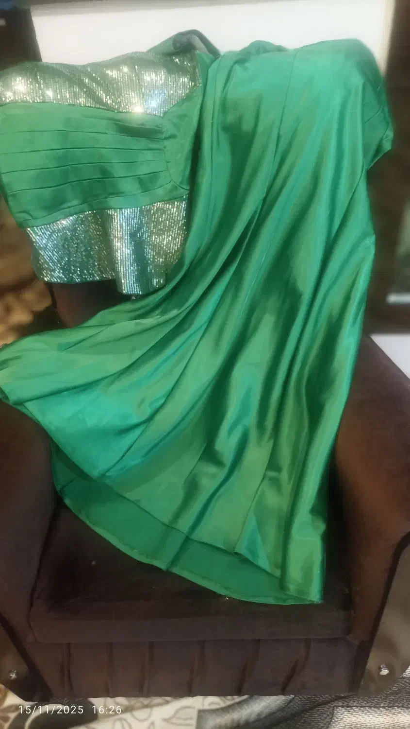 فروش تعدادی لباس مجلسی  و مانتو با قیمت های ارزان|لباس|مرودشت, فاز اول شهرک فرهنگیان|دیوار