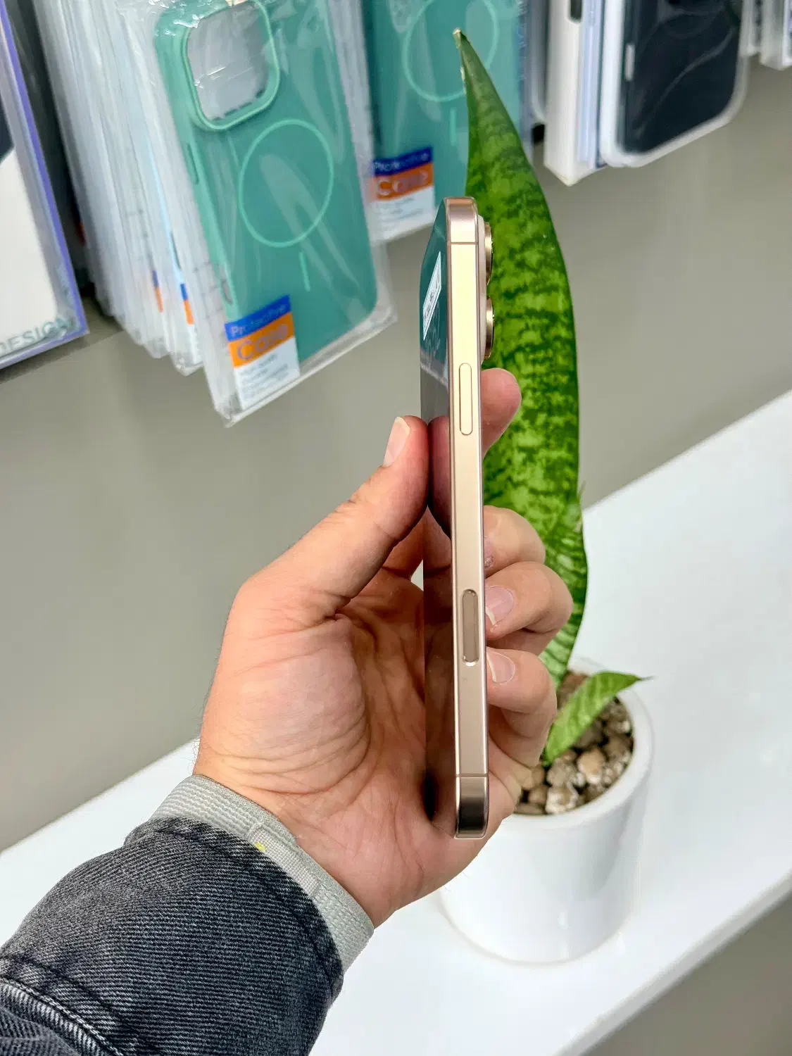 iphone 16 promax 256 gb 2 sim zaa 30 تایم شارژ|موبایل|ارومیه, |دیوار