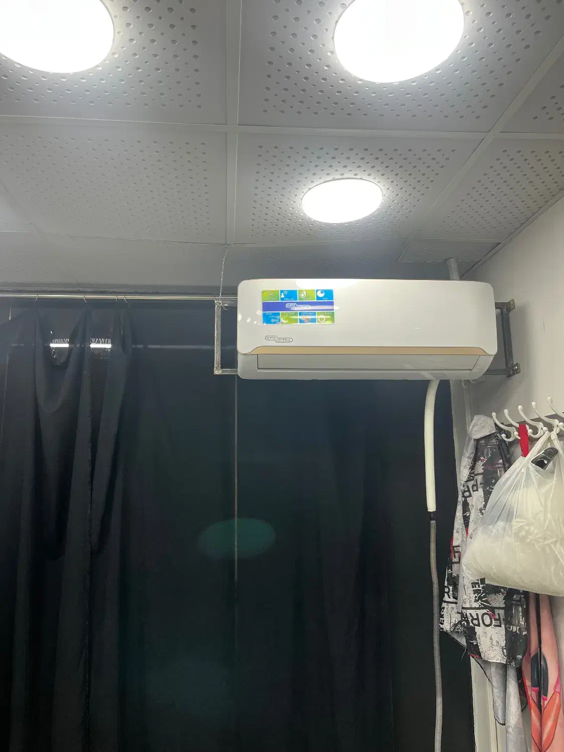 وسایل سالن|آرایشگاه و سالن‌های زیبایی|دزفول, |دیوار