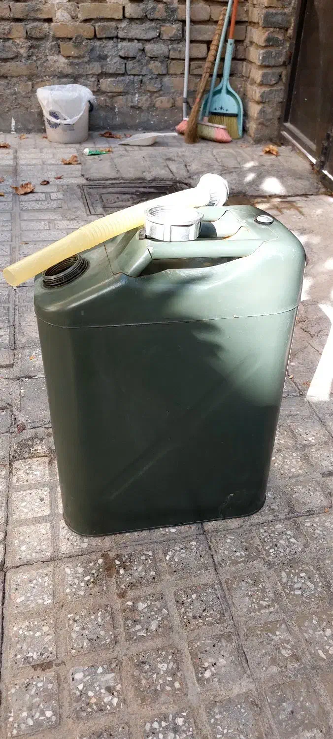 گالن بیست لیتری فلزی|ظروف نگهدارنده، پلاستیکی، یک‌بارمصرف|بجنورد, |دیوار