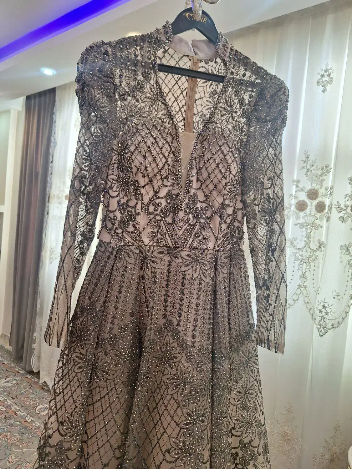 لباس مجلسی|لباس|قزوین, |دیوار