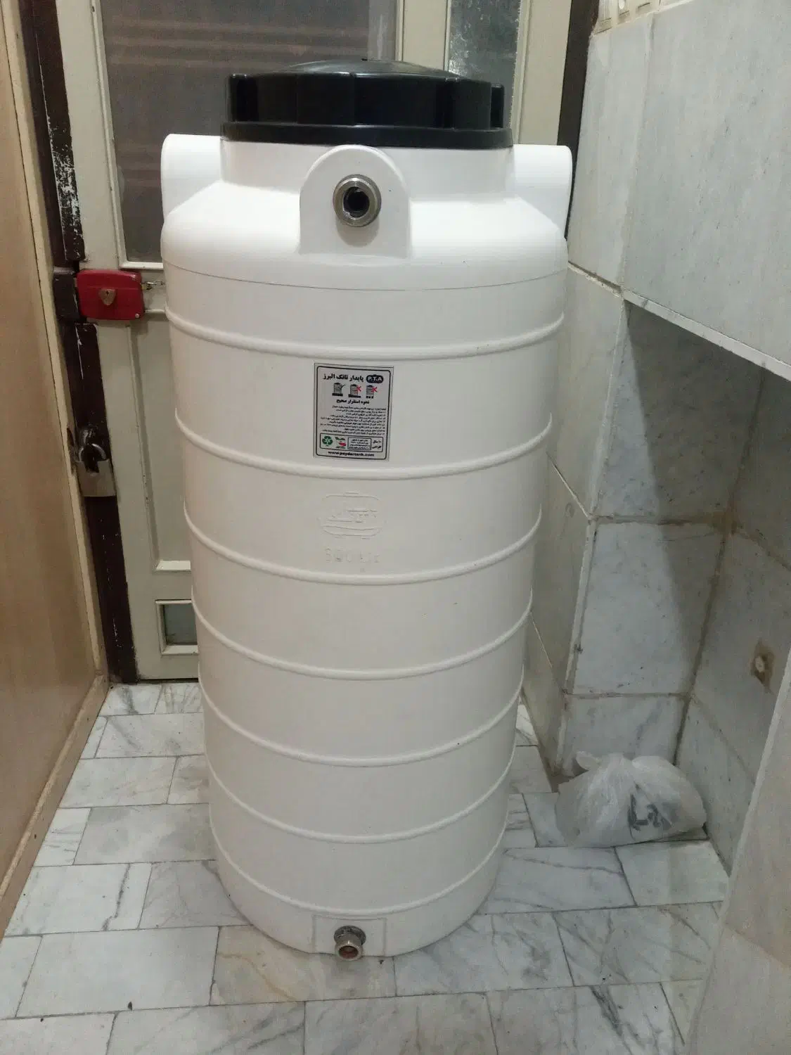 مخزن آب ۳۰۰ لیتری نو|مصالح و تجهیزات ساختمان|اندیشه, شهرک صدف|دیوار