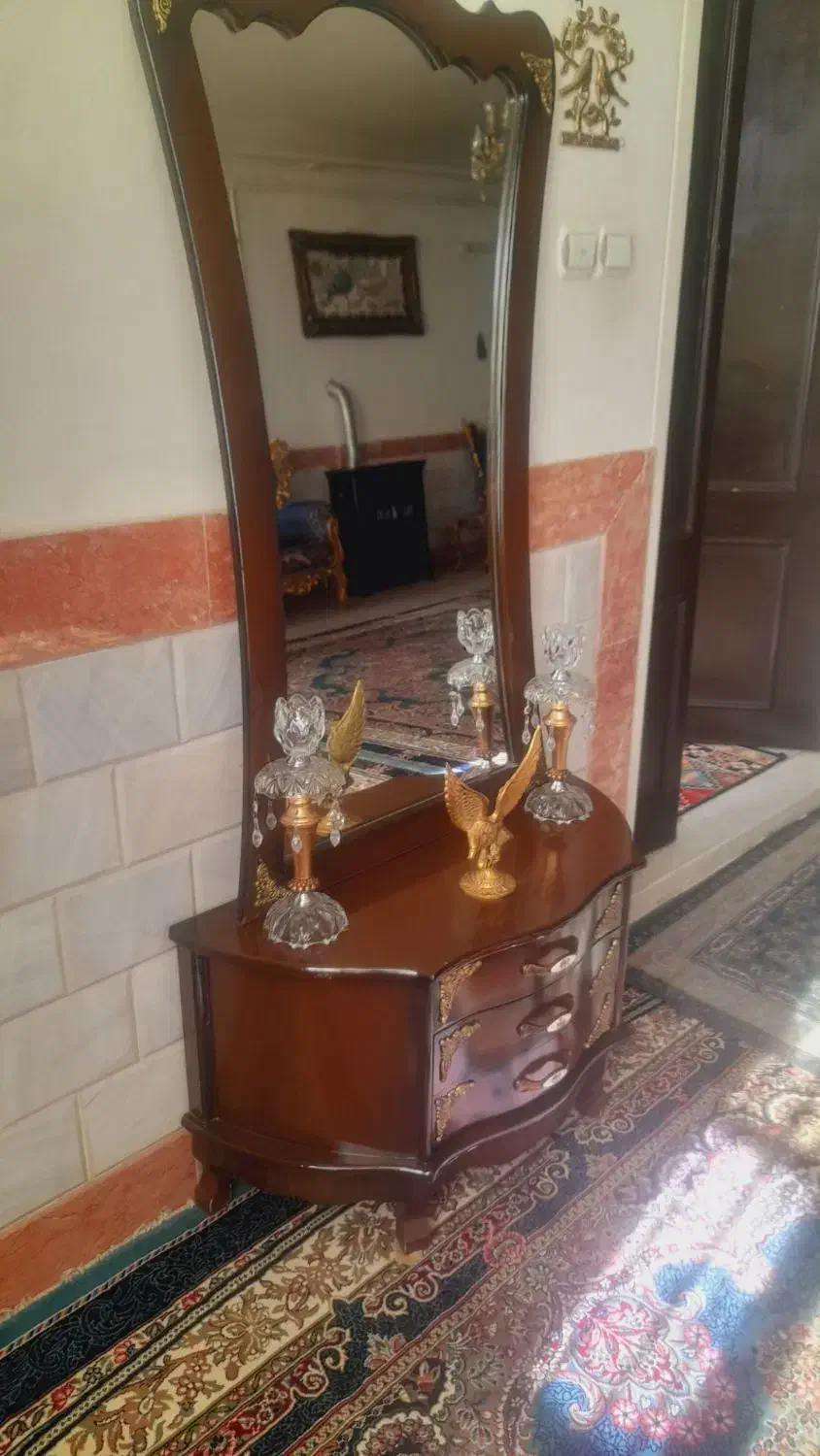 کنسول بسیار شیک تمیز|بوفه، ویترین، کنسول|بروجرد, |دیوار