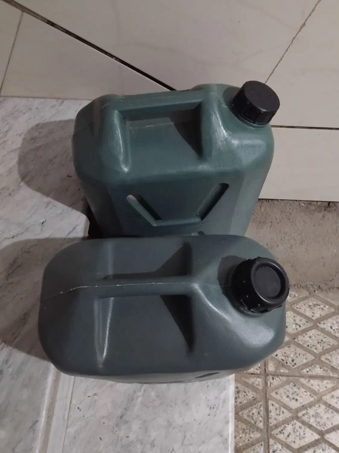 ۲۰لیتری پلاستیکی|ظروف نگهدارنده، پلاستیکی، یکبارمصرف|لنجان, |دیوار