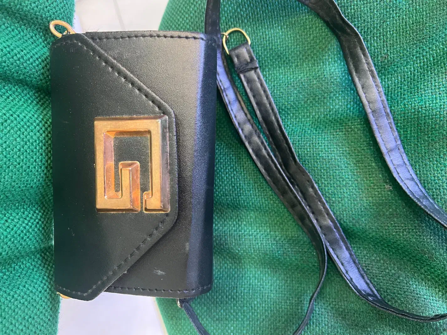 ۲عدد کیف زنانه|کیف، کفش، کمربند|کیش, |دیوار