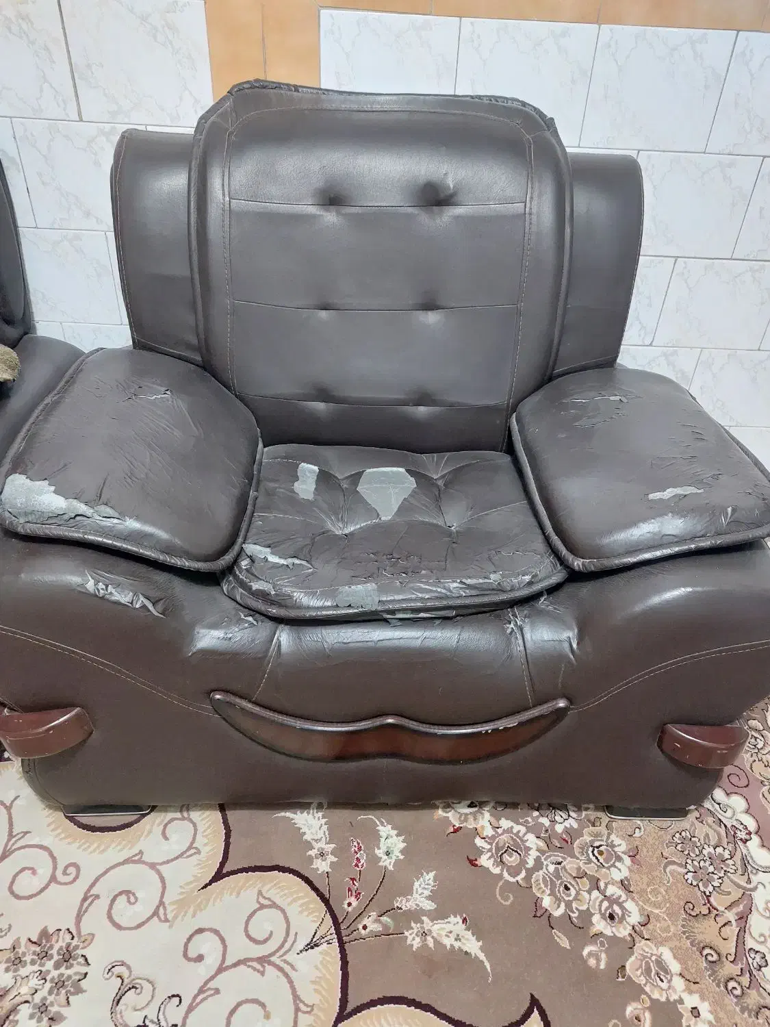 مبل نه نفره خلبانی دست دوم با قیمت مناسب|مبلمان خانگی و میز عسلی|خمینی‌شهر, |دیوار