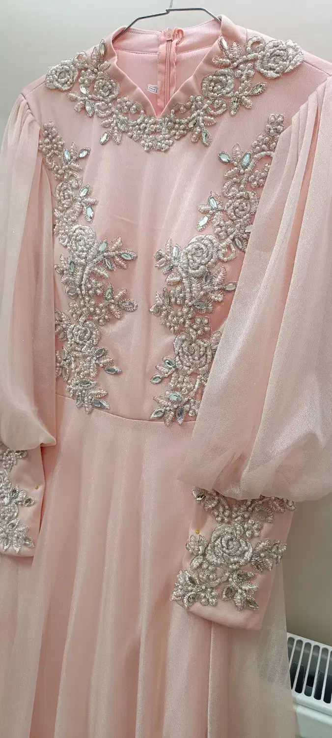 لباس مجلسی|لباس|اصفهان, فرهنگیان|دیوار