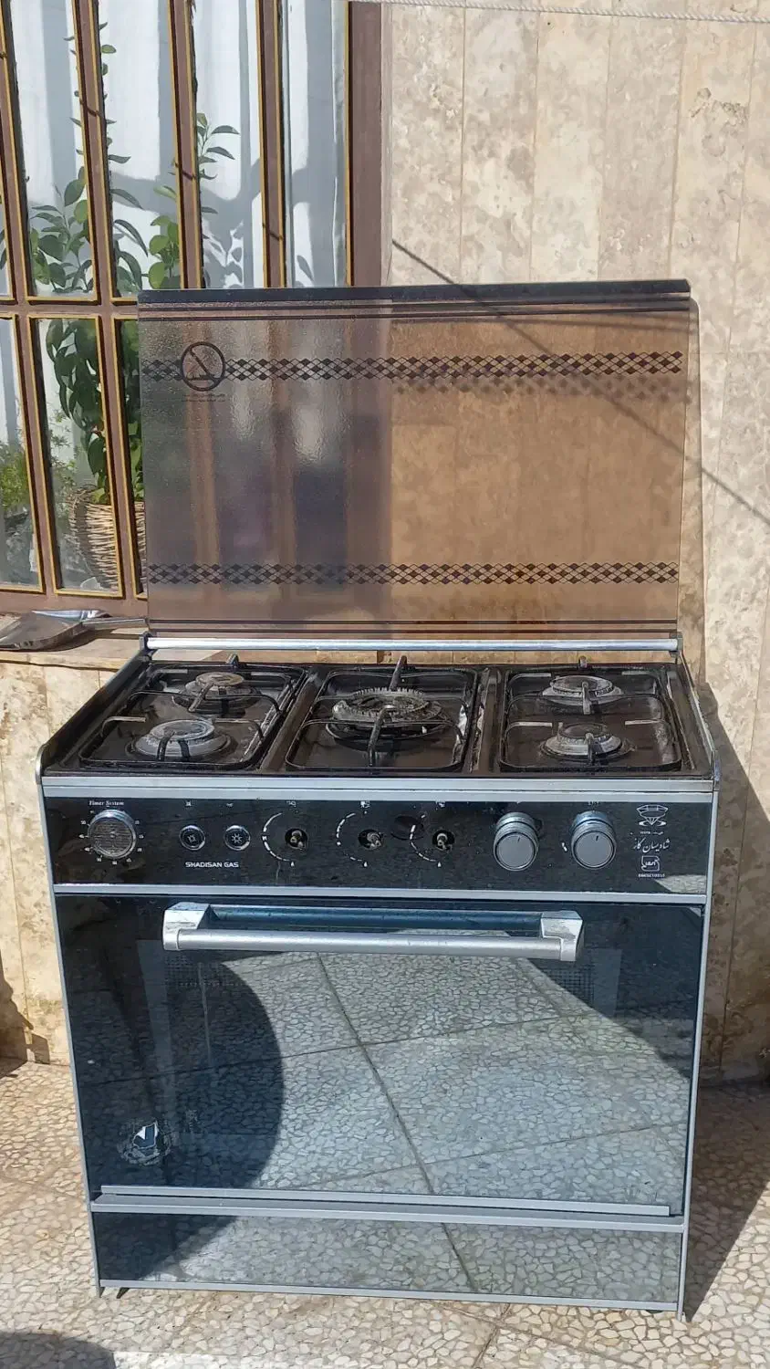 میز غذاخوری و اجاق گاز|اجاق گاز و لوازم برقی پخت‌وپز|صدرا-فارس, فاز ۱|دیوار