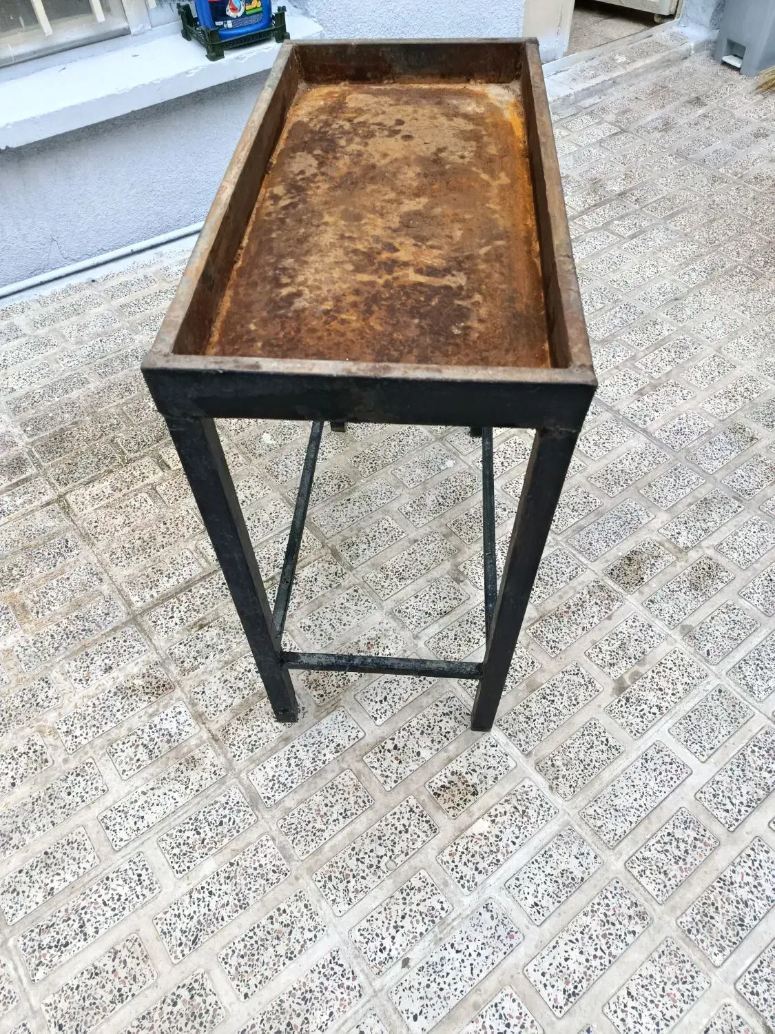 منقل ایستاده|آب‌چکان و نظم‌دهنده ظروف|کرمانشاه, |دیوار