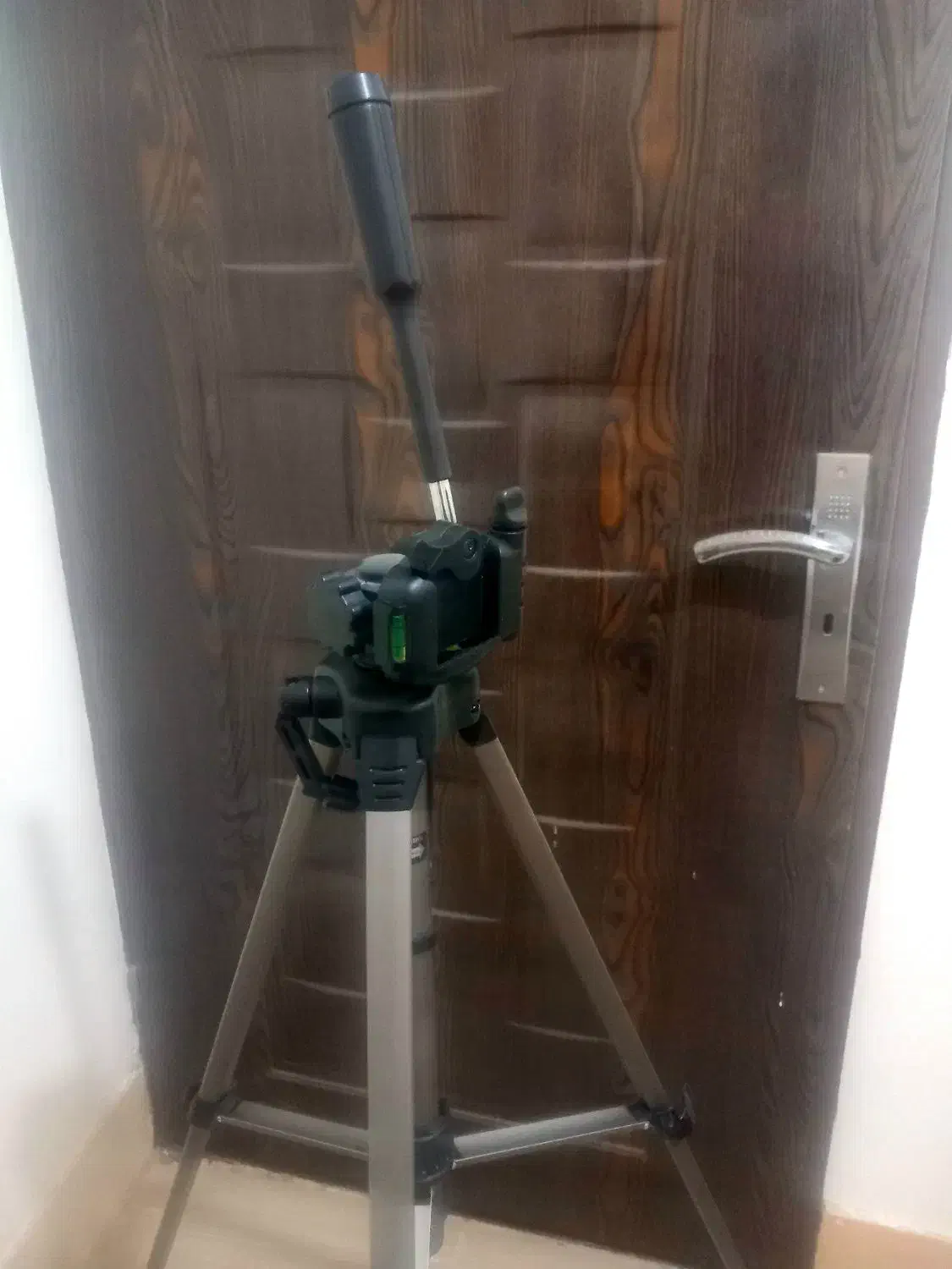 سه پایه دوربین عکاسی|دوربین عکاسی و فیلم‌برداری|کاشمر, |دیوار