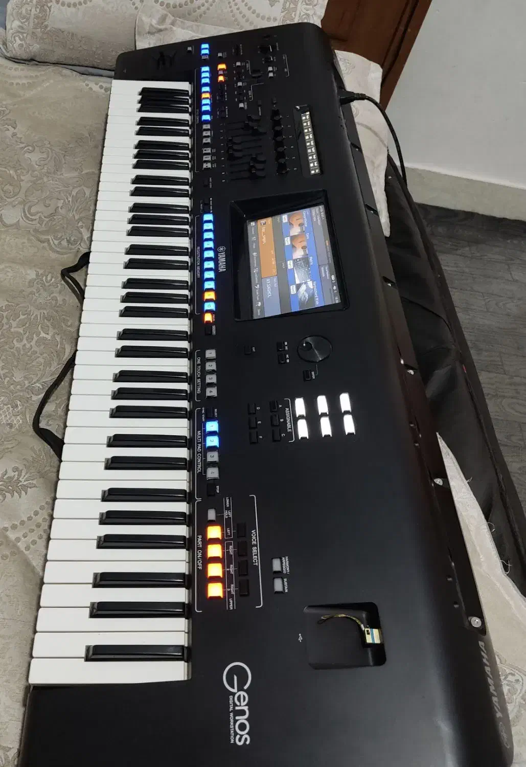 یاماها جینوس|پیانو، کیبورد، آکاردئون|اسفراین, |دیوار