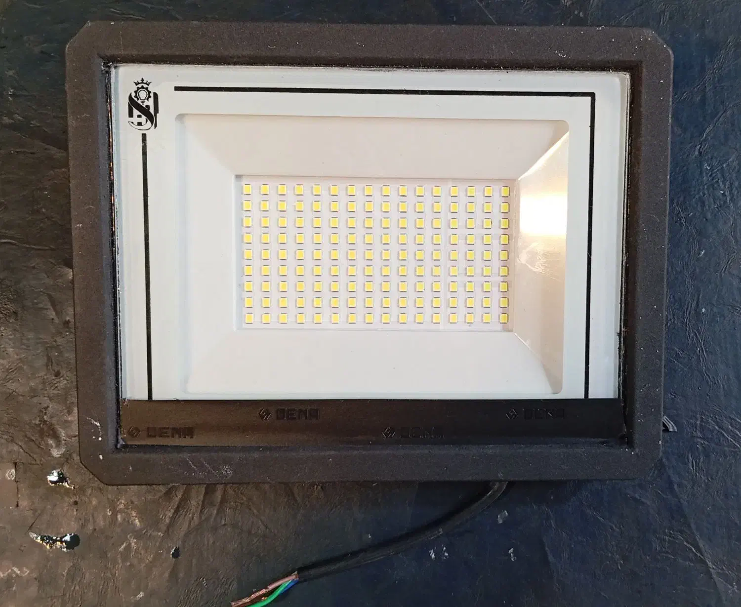 پرژکتور ۵۰ و ۱۰۰ و۲۰۰|لامپ و چراغ|رشت, باهنر|دیوار